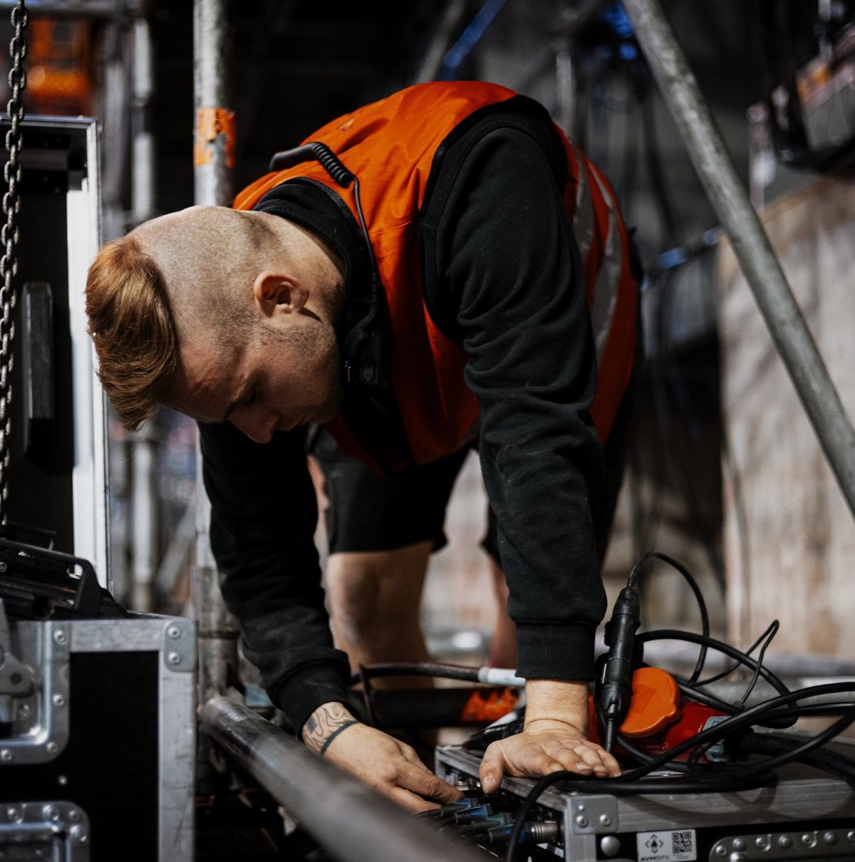 HYRED-Techniker bereitet Material vor