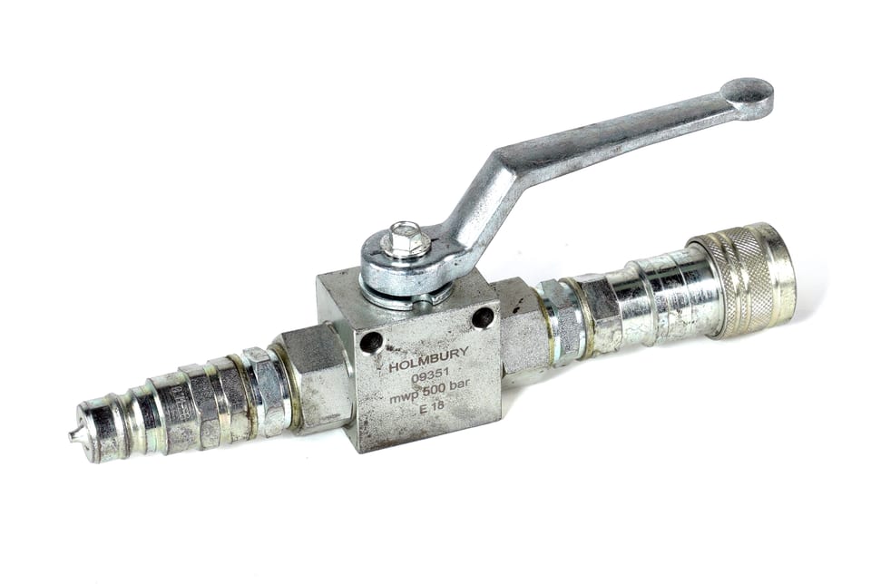 Hyred CO2 manual ball valve, 3/8” with quick connectors